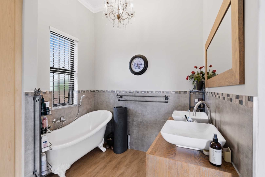 3 Bedroom Property for Sale in Royal Ascot Western Cape